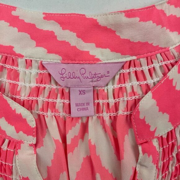 Lilly Pulitzer SILK Elsa Pink Chevron Blouse Henley Smocked Neck Size XS L/S - Picture 3 of 7